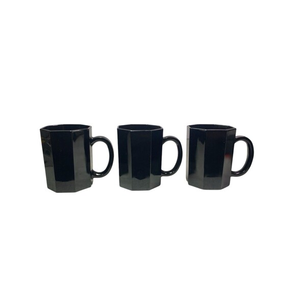 Vintage Black Glass Arcoroc Octime France Octagon Coffee Mugs Cups 8oz Set Of 3 - Picture 2 of 11